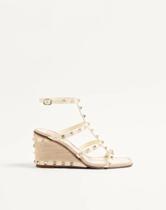 Sandale cu platformă Rockstud din piele de vițel cu broderie Cornely 80 mm Sandale cu platformă Rockstud din piele de vițel cu broderie Cornely 80 mm