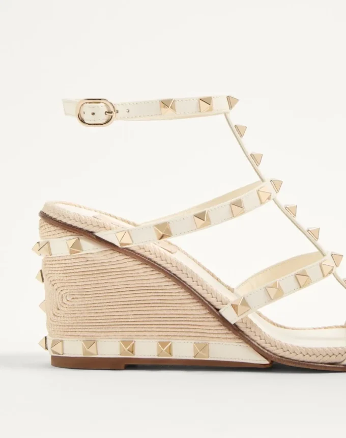 Sandale cu platformă Rockstud din piele de vițel cu broderie Cornely 80 mm Sandale cu platformă Rockstud din piele de vițel cu broderie Cornely 80 mm