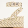 Sandale cu platformă Rockstud din piele nappa laminată 45 mm Sandale cu platformă Rockstud din piele nappa laminată 45 mm