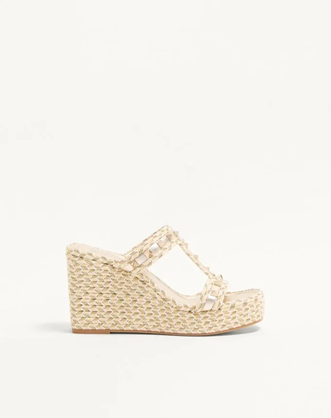 Sandale cu platformă Rockstud din piele nappa laminată 90 mm Sandale cu platformă Rockstud din piele nappa laminată 90 mm