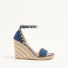 Sandale cu talpă dublă Rockstud din denim 105 mm Sandale cu talpă dublă Rockstud din denim 105 mm