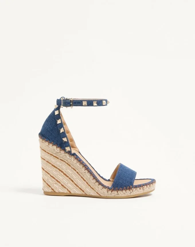 Sandale cu talpă dublă Rockstud din denim 105 mm Sandale cu talpă dublă Rockstud din denim 105 mm