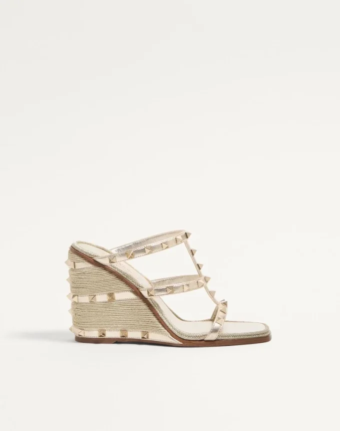 Sandale cu talpă înaltă Rockstud din piele nappa laminată cu broderie Cornely 100 mm