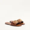 Sandale cu talpă plată Vlogo Signature din piele de vacă granulată, cu accesoriu Sandale cu talpă plată Vlogo Signature din piele de vacă granulată, cu accesoriu