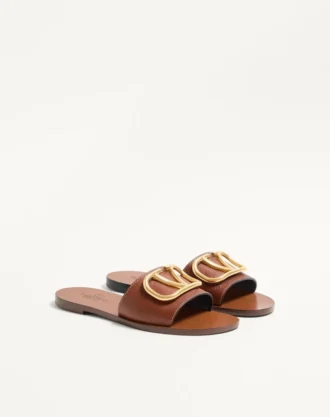 Sandale cu talpă plată Vlogo Signature din piele de vacă granulată, cu accesoriu