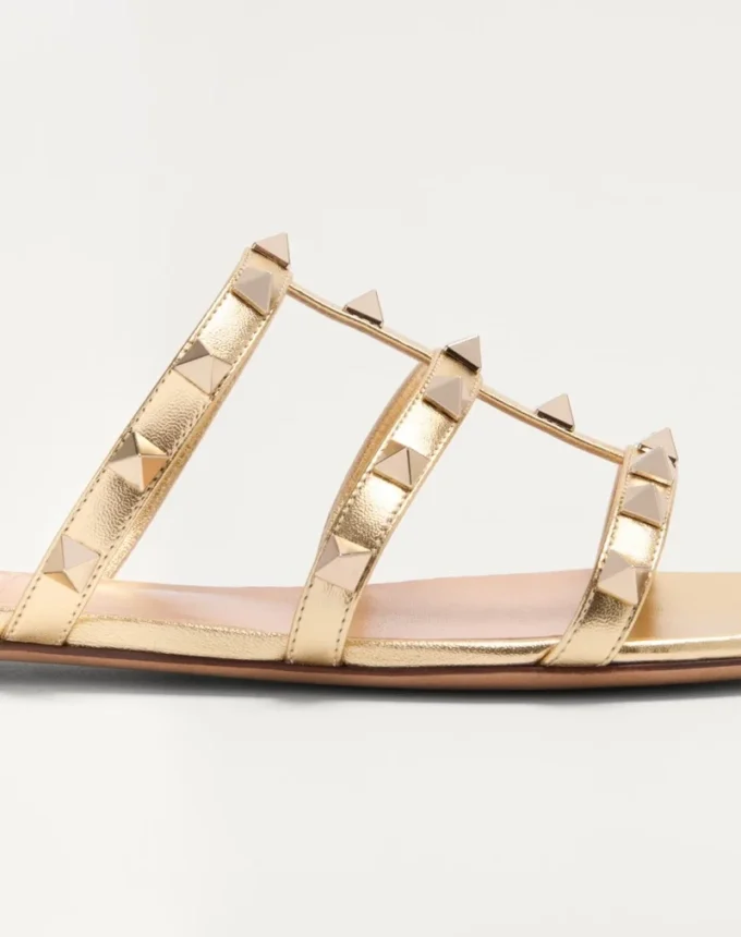 Sandale Rockstud din piele nappa laminată