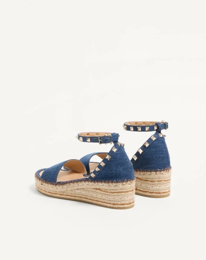 Sandale Rockstud Double Flatform din denim 55 mm Sandale Rockstud Double Flatform din denim 55 mm