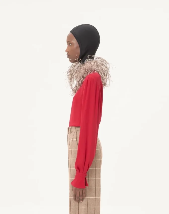 Top din georgette cu pene Top din georgette cu pene