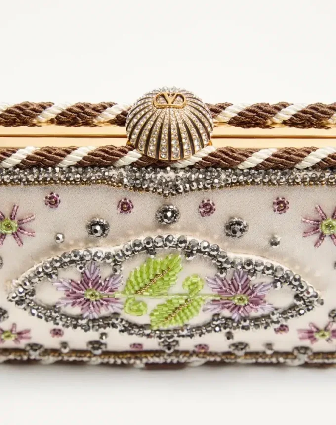 Valentino Garavani Carry Secrets Minaudiere brodată