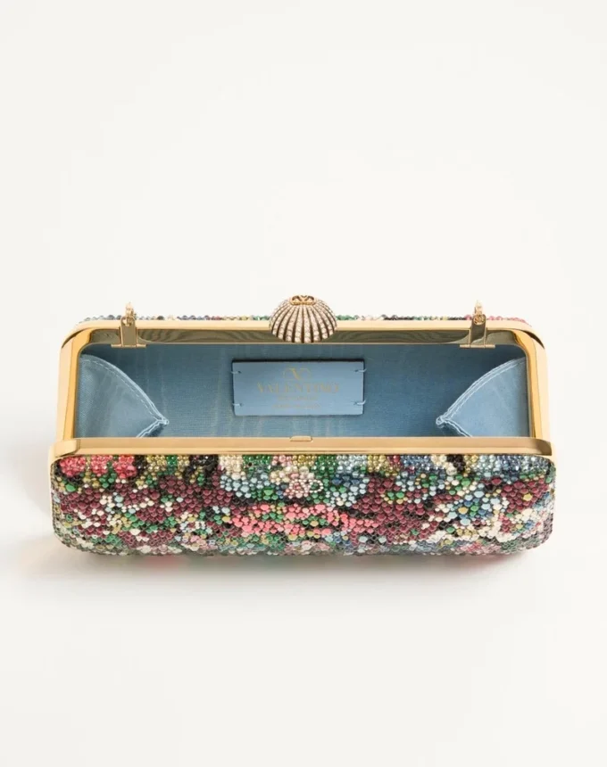 Valentino Garavani Carry Secrets minaudiere cu motiv Apres L’Hiver cu strasuri