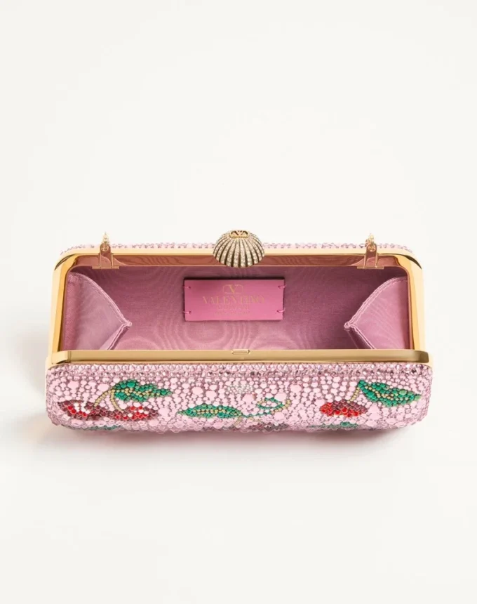 Valentino Garavani Carry Secrets minaudiere cu motiv Cherryfic din strasuri