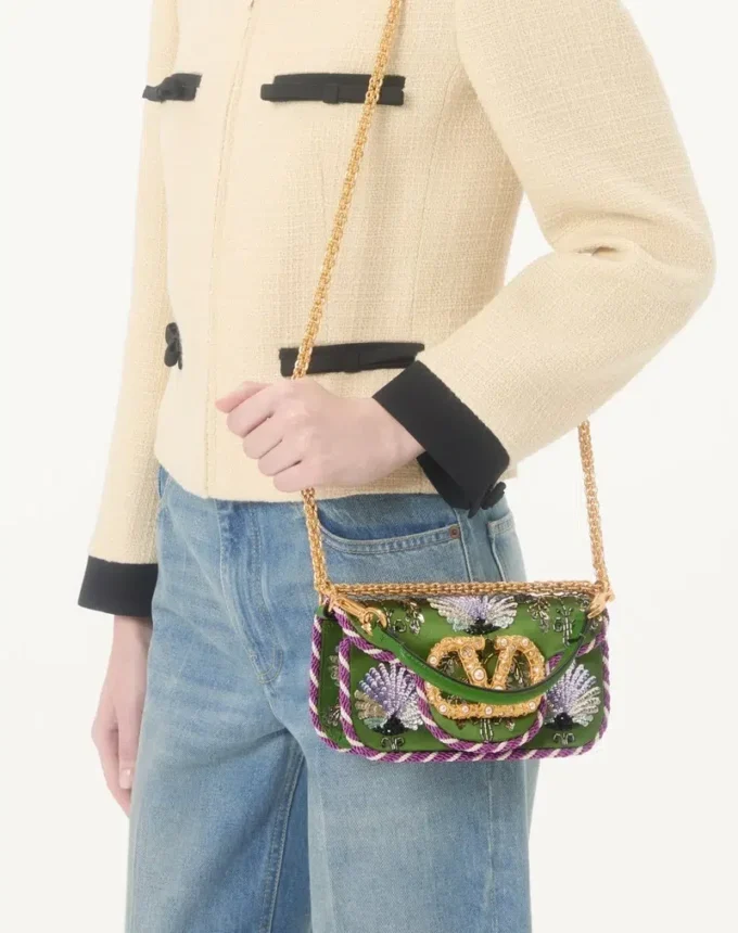 Valentino Garavani Locò Geantă mică de umăr brodată cu logo bijuterie