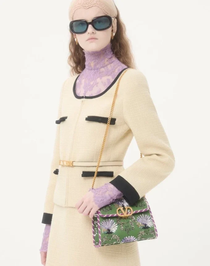 Valentino Garavani Mini Vsling Geantă de mână brodată cu logo bijuterie Valentino Garavani Mini Vsling Geantă de mână brodată cu logo bijuterie