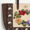 Valentino Garavani Nellcôte Mini geantă de cumpărături brodată Valentino Garavani Nellcôte Mini geantă de cumpărături brodată