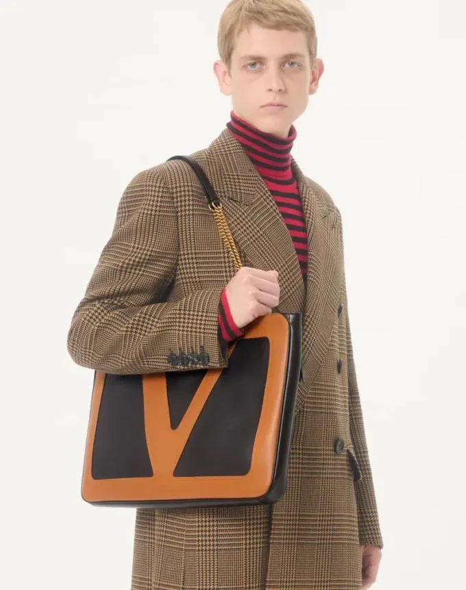 Valentino Garavani Viva Superstar geantă de cumpărături din piele nappa Valentino Garavani Viva Superstar geantă de cumpărături din piele nappa