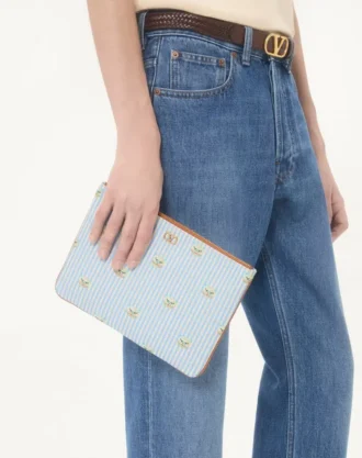Valentino Garavani VLogo Signature pouch din piele de vițel granulată cu imprimeu Le Chat de la Maison