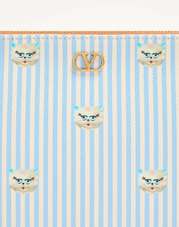 Valentino Garavani VLogo Signature pouch din piele de vițel granulată cu imprimeu Le Chat de la Maison Valentino Garavani VLogo Signature pouch din piele de vițel granulată cu imprimeu Le Chat de la Maison