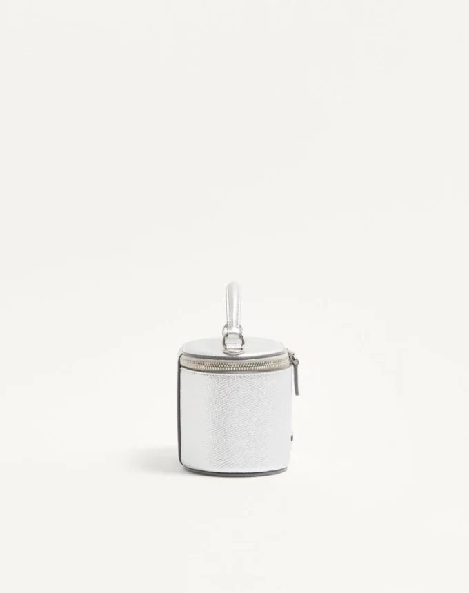 VLogo Signature Mini Vanity Bag din piele de vițel laminată cu textură granulată